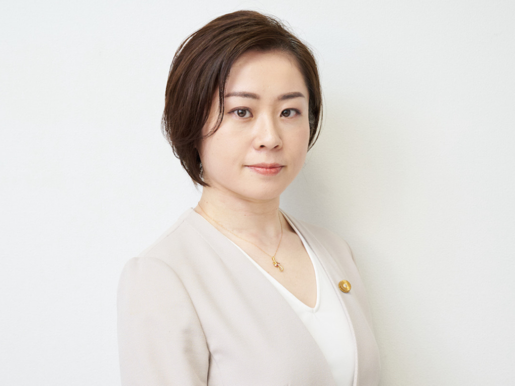 女性弁護士に無料相談する